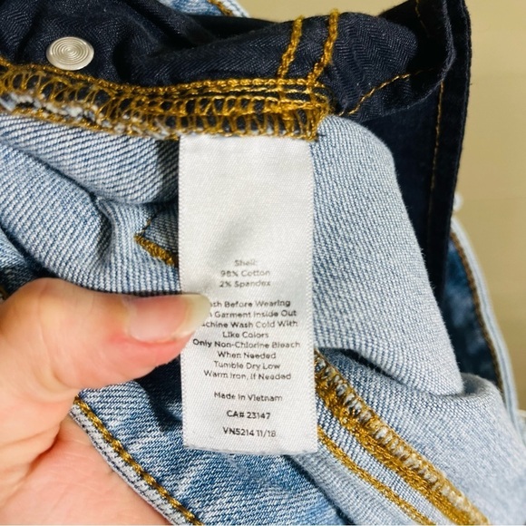 Talbots Flawless Girlfriend Light Wash Jeans SZ 4 Cotton - Picture 8 of 9